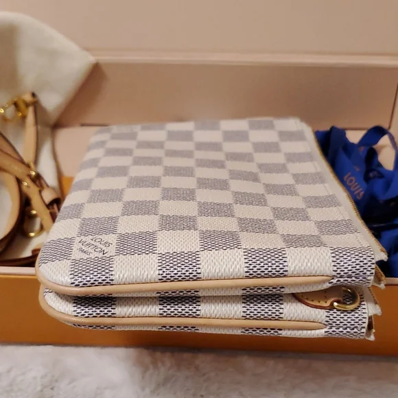 Louis Vuitton Double Zip Pochette in Azur - Picture 5 of 13